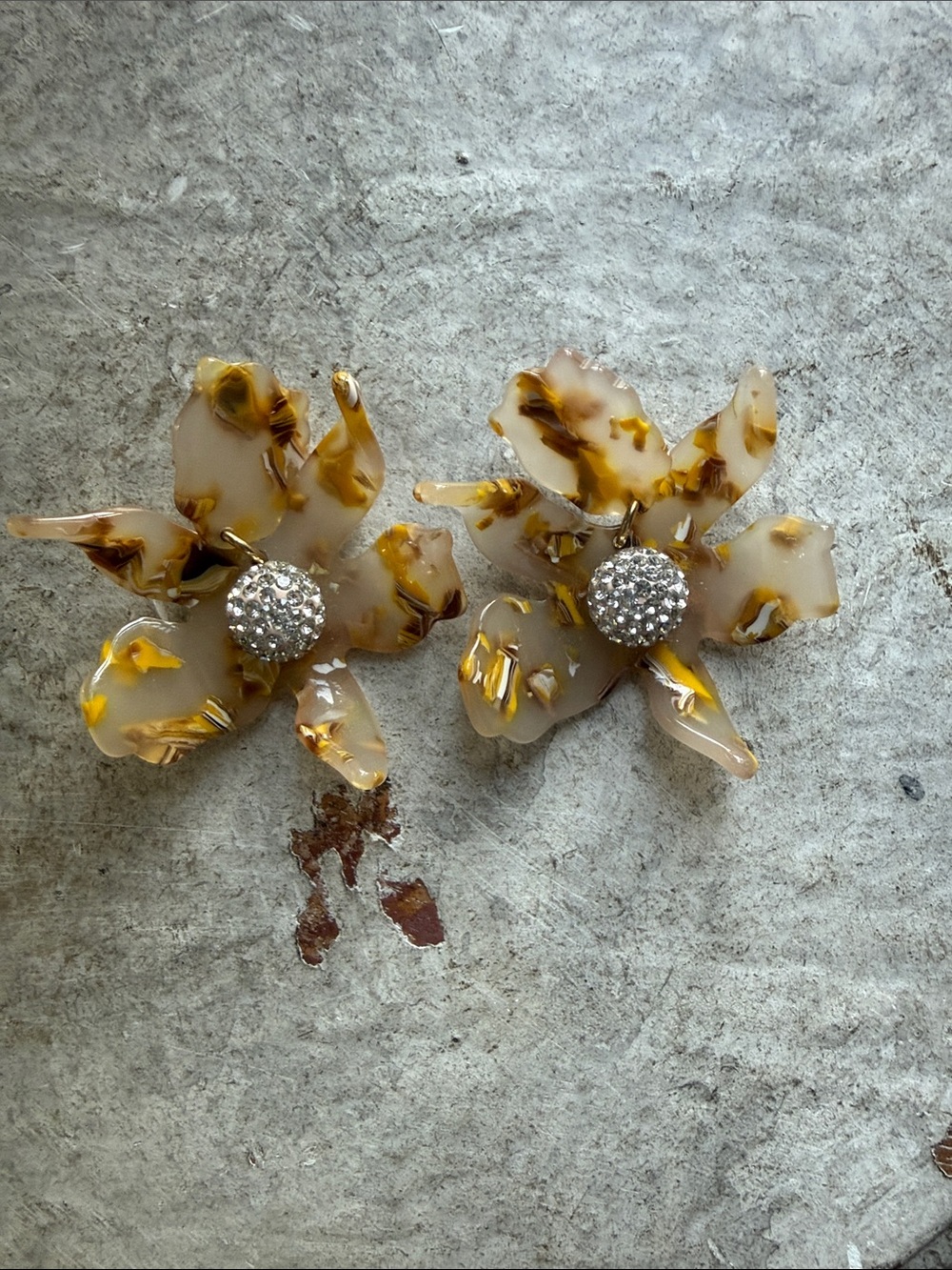Lele Sadoughi Beige and Yellow Floral Resin Earrings with Crystal Centers - Picture 2 of 7